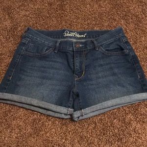 Old Navy Sweet Heart Jean Shorts
